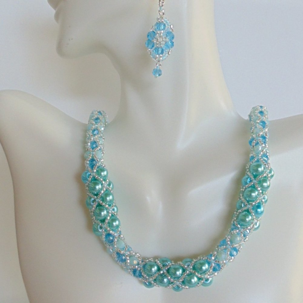 Ladies Netted Necklace & Earring Set